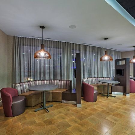Готель Courtyard By Marriott Tulsa Woodland Hills Екстер'єр фото