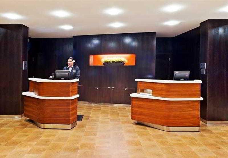 Готель Courtyard By Marriott Tulsa Woodland Hills Екстер'єр фото