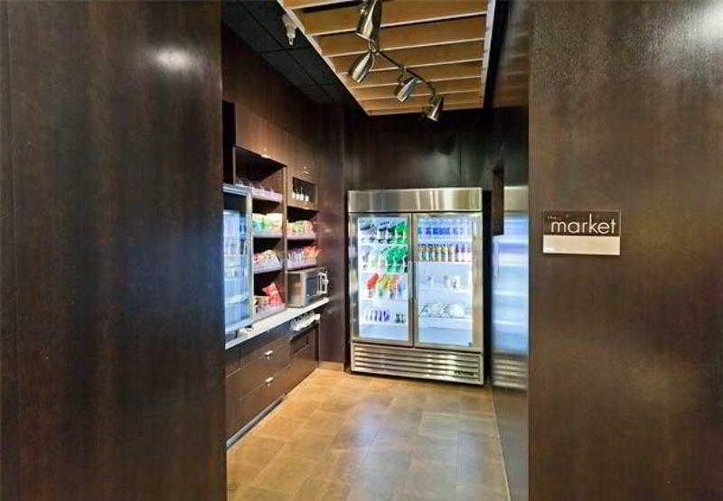 Готель Courtyard By Marriott Tulsa Woodland Hills Екстер'єр фото