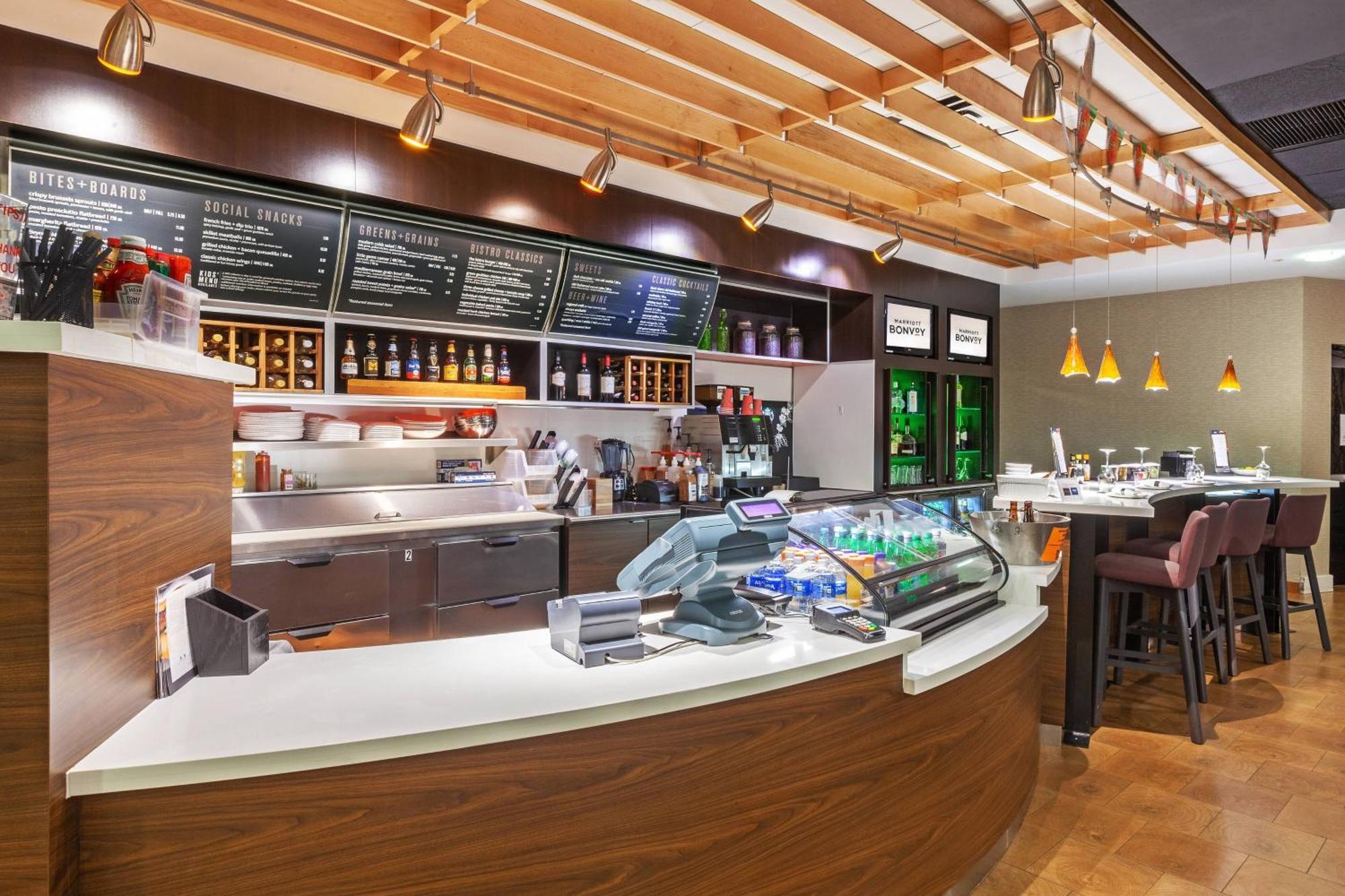 Готель Courtyard By Marriott Tulsa Woodland Hills Екстер'єр фото