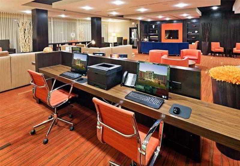 Готель Courtyard By Marriott Tulsa Woodland Hills Екстер'єр фото