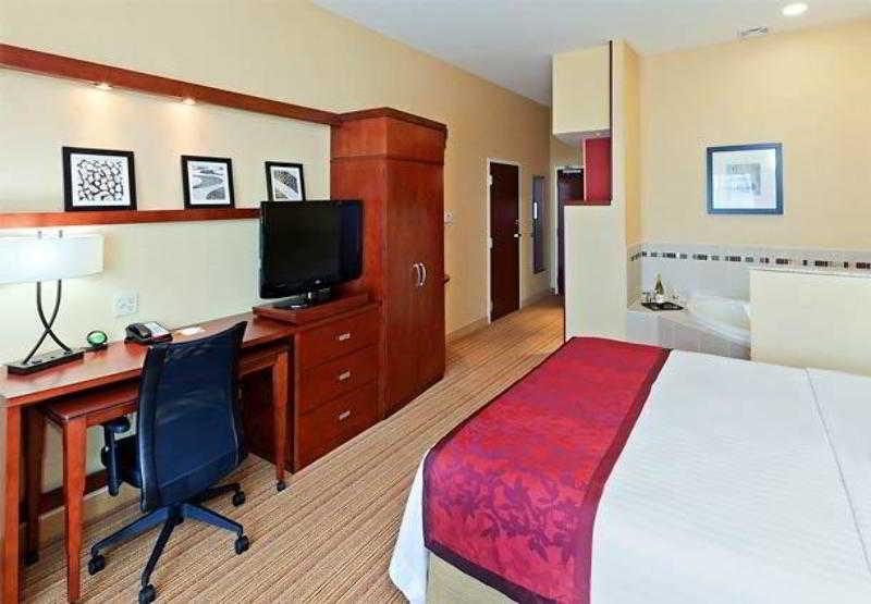 Готель Courtyard By Marriott Tulsa Woodland Hills Екстер'єр фото